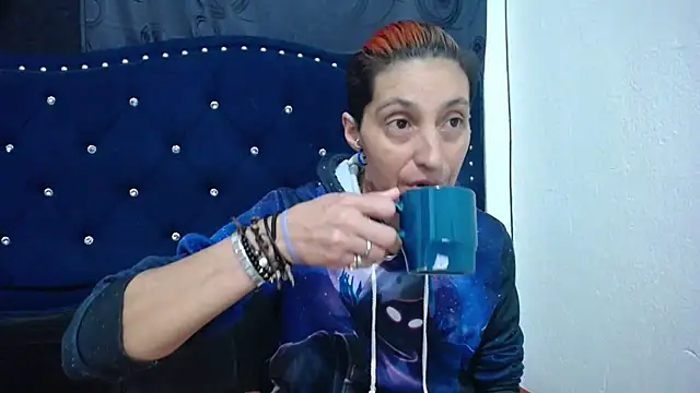 Snapshot of anyu1306 chatting on December 14, 3:18 am anyu1306 online show from December 14, 3:18 am