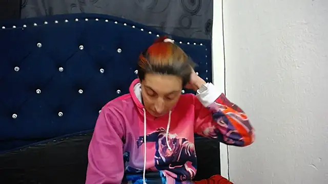 Snapshot of anyu1306 chatting on January 12, 8:14 am anyu1306 online show from January 12, 8:14 am