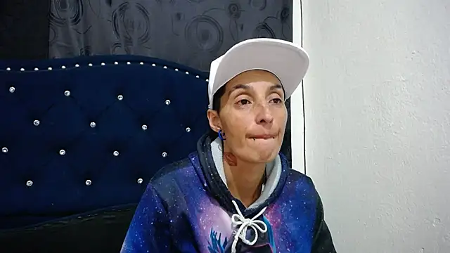 Snapshot of anyu1306 chatting on February 26, 2:59 am anyu1306 online show from February 26, 2:59 am