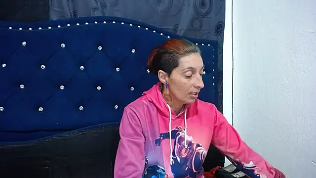 Snapshot of anyu1306 chatting on March 8, 8:44 am anyu1306 online show from March 8, 8:44 am