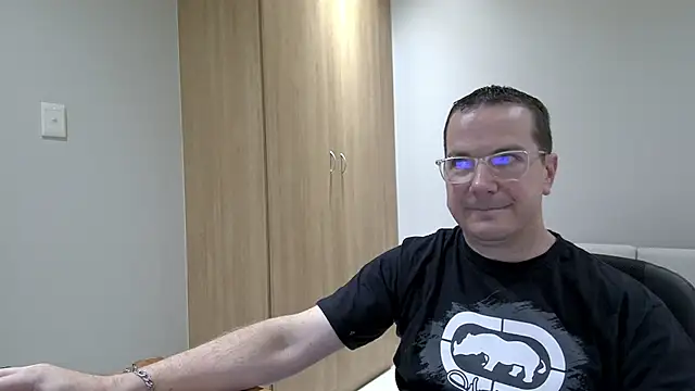 BrettJ81 online show from March 4, 3:04 pm