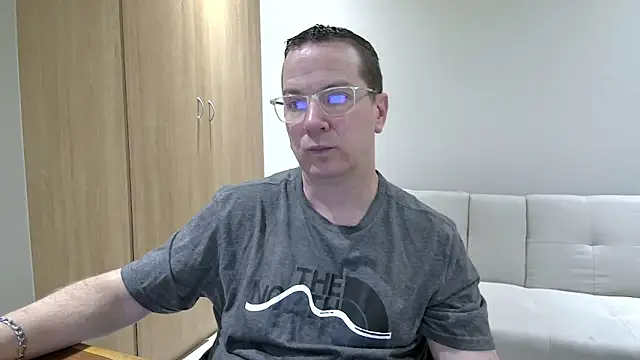 BrettJ81 online show from September 9, 4:28 pm