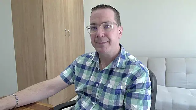 BrettJ81 online show from September 13, 9:53 am