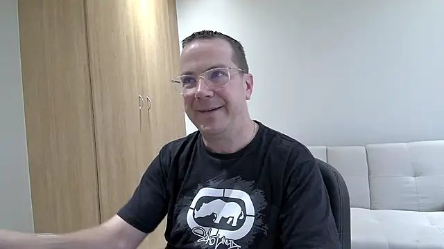 BrettJ81 online show from October 13, 3:01 pm