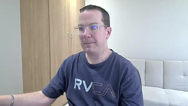 BrettJ81 online show from November 9, 12:58 pm