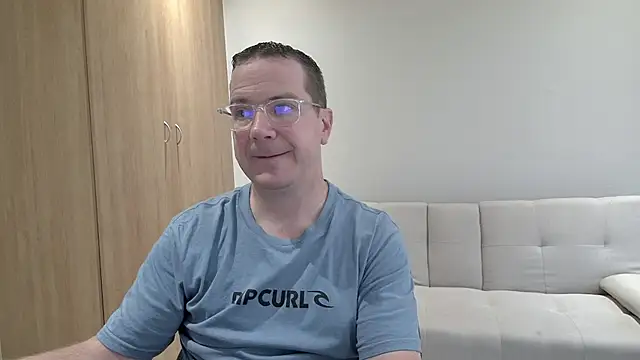 BrettJ81 online show from November 26, 2:51 pm