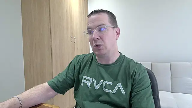 BrettJ81 online show from December 21, 12:12 pm