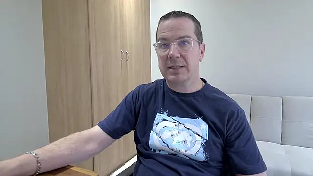 BrettJ81 online show from February 14, 12:46 pm