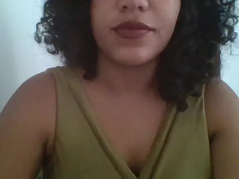 Snapshot of savanahottie chatting on February 11, 12:32 pm savanahottie online show from February 11, 12:32 pm