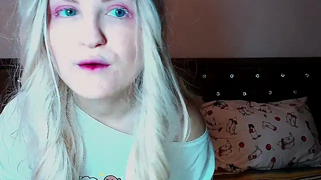 Snapshot of Sara4uu chatting on September 11, 10:21 pm Sara4uu online show from September 11, 10:21 pm