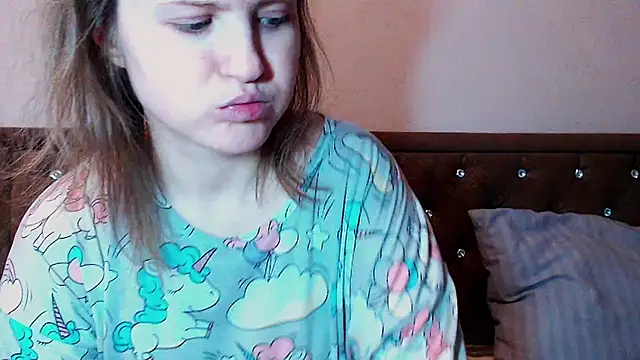 Snapshot of Sara4uu chatting on February 16, 11:34 pm Sara4uu online show from February 16, 11:34 pm