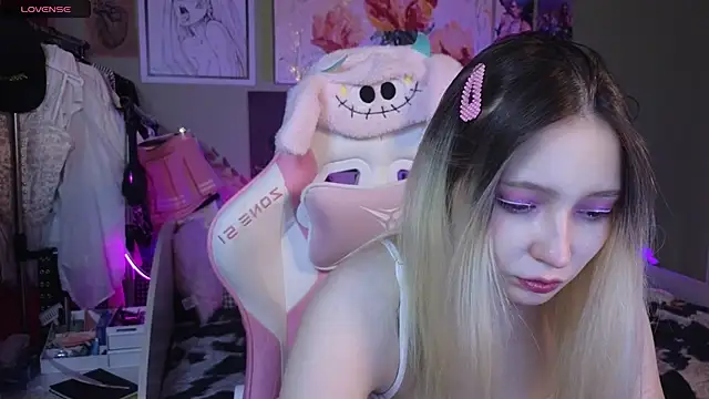 Evie Ro online show from February 2, 11:11 pm