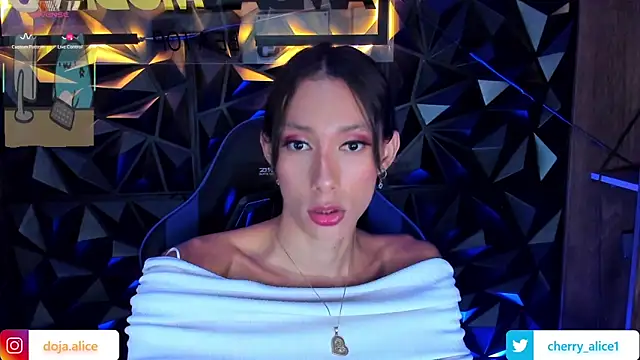 Snapshot of alicee_salvatore chatting on February 10, 2:10 pm alicee salvatore online show from February 10, 2:10 pm