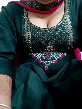 Snapshot of 09punjabi chatting on October 15, 5:18 am 09punjabi online show from October 15, 5:18 am