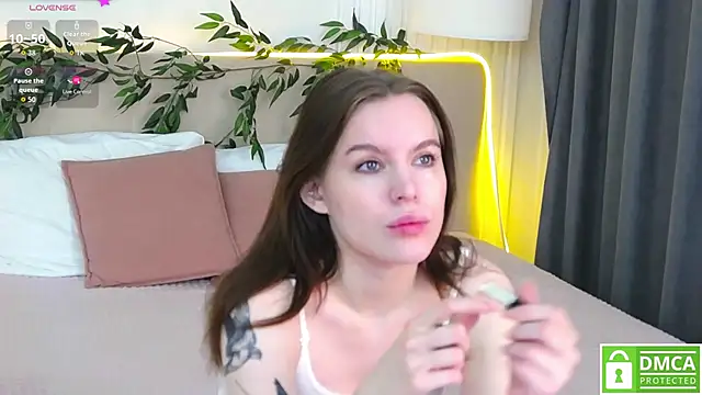 Snapshot of AmaliaBell chatting on October 26, 1:06 pm AmaliaBell online show from October 26, 1:06 pm