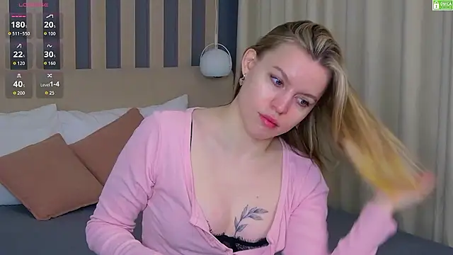 Snapshot of AmaliaBell chatting on February 7, 1:04 pm AmaliaBell online show from February 7, 1:04 pm