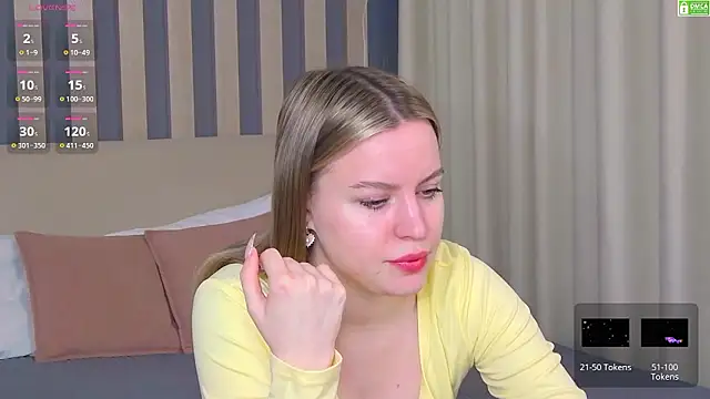 Snapshot of AmaliaBell chatting on February 9, 1:04 pm AmaliaBell online show from February 9, 1:04 pm