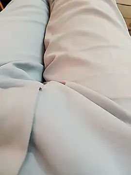 Snapshot of u_wan_me chatting on December 20, 9:11 am u wan me online show from December 20, 9:11 am