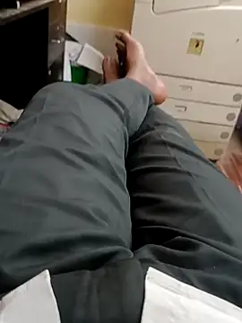 Snapshot of u_wan_me chatting on December 25, 11:22 am u wan me online show from December 25, 11:22 am