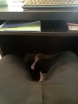 Snapshot of u_wan_me chatting on February 14, 9:45 am u wan me online show from February 14, 9:45 am