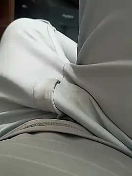 Snapshot of u_wan_me chatting on February 18, 4:26 pm u wan me online show from February 18, 4:26 pm