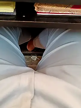 Snapshot of u_wan_me chatting on March 1, 6:35 am u wan me online show from March 1, 6:35 am