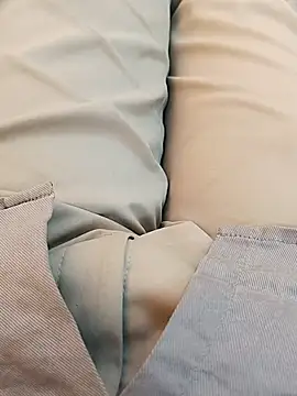 Snapshot of u_wan_me chatting on March 4, 10:24 am u wan me online show from March 4, 10:24 am