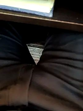 Snapshot of u_wan_me chatting on March 17, 3:47 am u wan me online show from March 17, 3:47 am