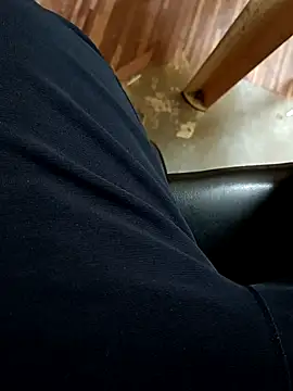 Snapshot of u_wan_me chatting on October 6, 10:23 am u wan me online show from October 6, 10:23 am