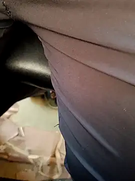 Snapshot of u_wan_me chatting on October 14, 5:19 am u wan me online show from October 14, 5:19 am