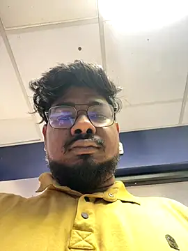 Snapshot of u_wan_me chatting on October 26, 1:44 am u wan me online show from October 26, 1:44 am