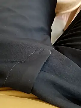 Snapshot of u_wan_me chatting on November 5, 11:43 am u wan me online show from November 5, 11:43 am