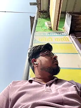 Snapshot of u_wan_me chatting on November 17, 10:32 am u wan me online show from November 17, 10:32 am