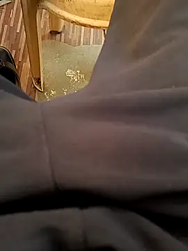 Snapshot of u_wan_me chatting on December 16, 8:30 am u wan me online show from December 16, 8:30 am