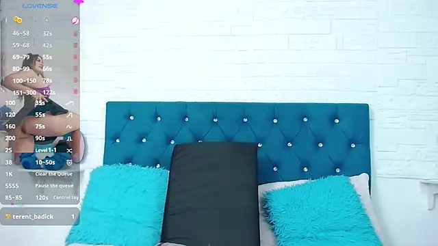 Snapshot of gisellsaenz chatting on June 20, 10:23 pm gisellsaenz online show from June 20, 10:23 pm