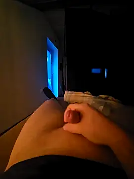 Snapshot of eigude10 chatting on November 9, 3:32 pm eigude10 online show from November 9, 3:32 pm