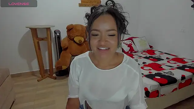 Snapshot of divahotxx_69 chatting on July 20, 3:43 am divahotxx 69 online show from July 20, 3:43 am