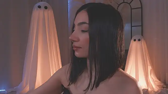 AmyArmstrong online show from October 19, 2:18 pm