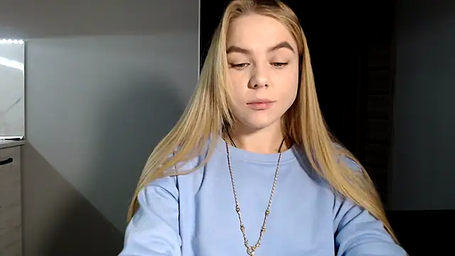 Snapshot of Sunbeam_ chatting on December 11, 9:55 pm Sunbeam online show from December 11, 9:55 pm