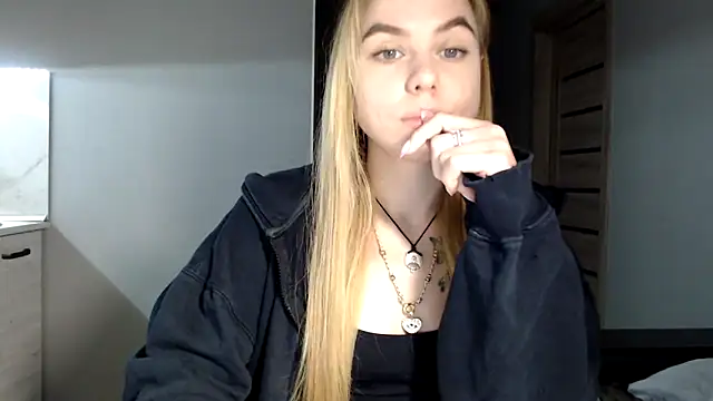 Snapshot of Sunbeam_ chatting on December 12, 9:48 pm Sunbeam online show from December 12, 9:48 pm