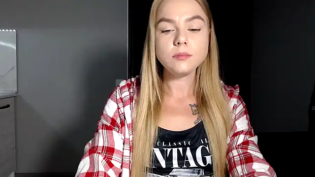 Snapshot of Sunbeam_ chatting on September 16, 7:48 pm Sunbeam online show from September 16, 7:48 pm