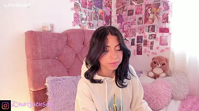 natalie jaensen online show from February 14, 11:31 am