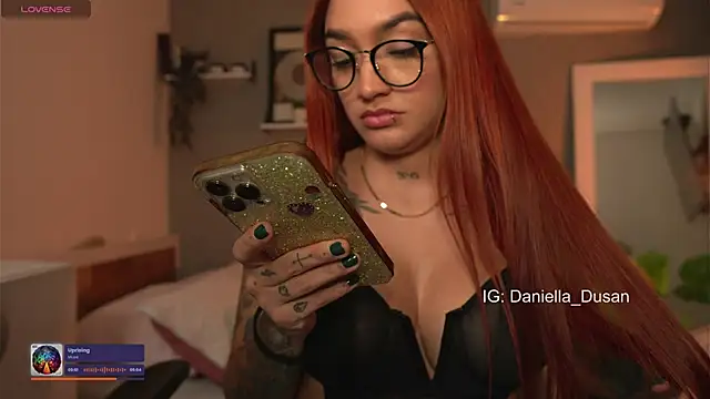 Snapshot of DaniDusan_ chatting on January 3, 9:47 pm DaniDusan  online show from January 3, 9:47 pm