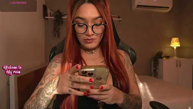 Snapshot of DaniDusan_ chatting on February 1, 10:02 pm DaniDusan  online show from February 1, 10:02 pm