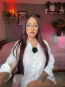 Snapshot of DaniDusan_ chatting on November 2, 8:00 pm DaniDusan  online show from November 2, 8:00 pm