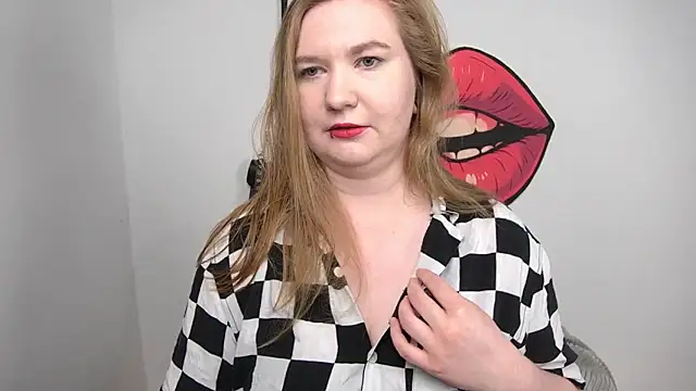 LaraDream online show from November 6, 4:30 pm