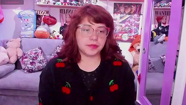 soficammy online show from December 11, 5:32 am