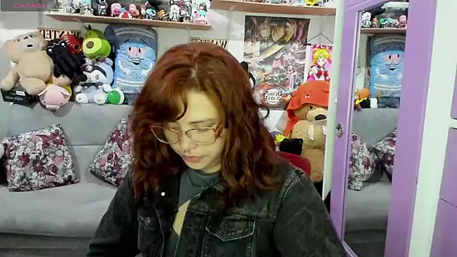 soficammy online show from January 28, 1:39 am