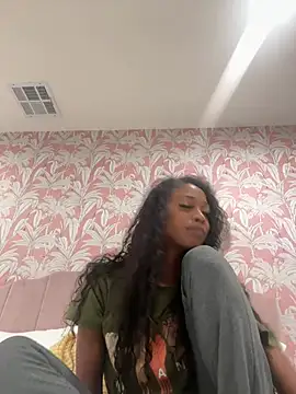 mismialove online show from May 12, 9:17 am
