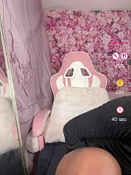 mismialove online show from May 24, 1:38 pm